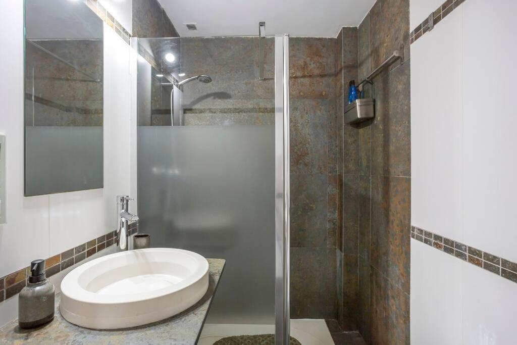 Marieta Apartment By The Castle With Ac Аликанте Екстериор снимка
