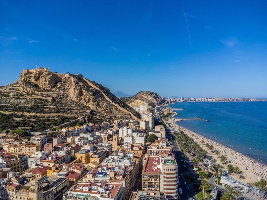 Marieta Apartment By The Castle With Ac Аликанте Екстериор снимка